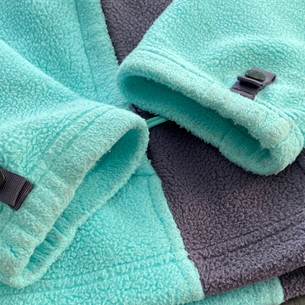 The North Face Women’s Turquoise and Gray Fleece Hoodie - Picture 12 of 12